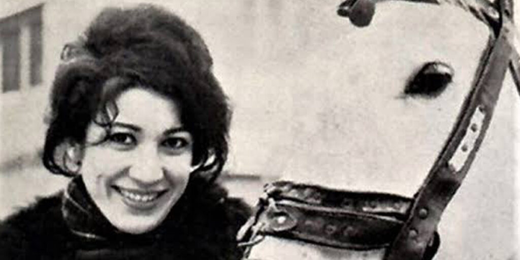 استایل کوگرل فروغ فرخزاد