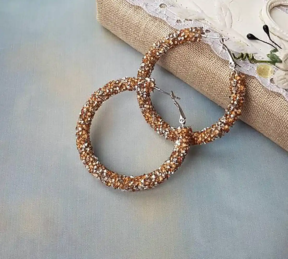 گوشواره حلقه ای کوچک طلا گوشواره حلقه ای جدید طلا گوشواره حلقه ای نگین دار طلا گوشواره حلقه ای طلا گوشواره کارتیه حلقه ای طلا گوشواره حلقه ای آویزدار