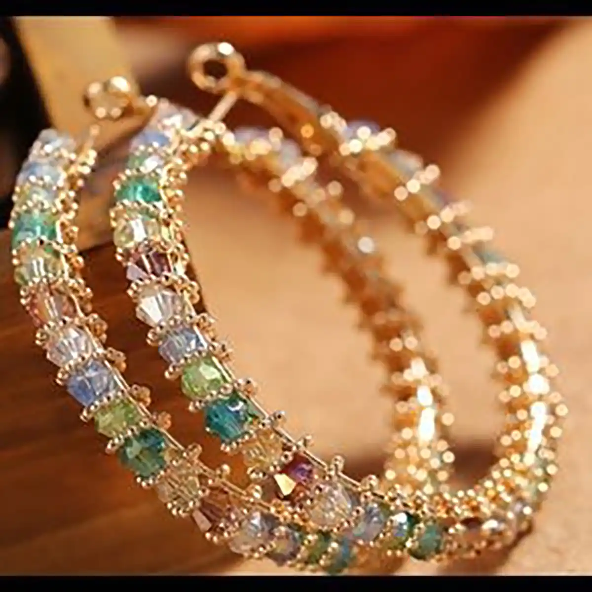 گوشواره حلقه ای کوچک طلا گوشواره حلقه ای جدید طلا گوشواره حلقه ای نگین دار طلا گوشواره حلقه ای طلا گوشواره کارتیه حلقه ای طلا گوشواره حلقه ای آویزدار