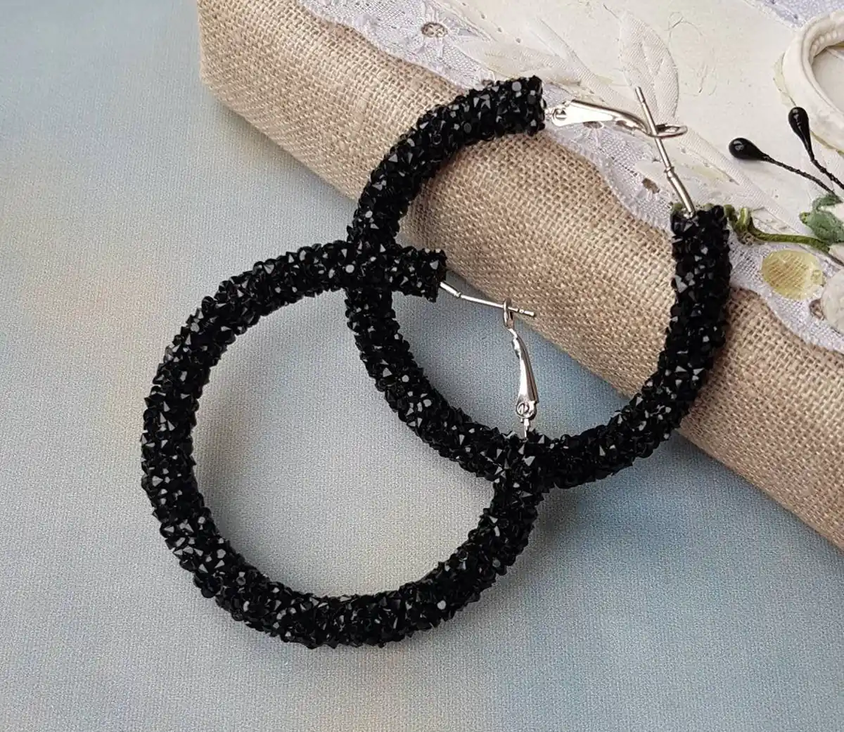 گوشواره حلقه ای کوچک طلا گوشواره حلقه ای جدید طلا گوشواره حلقه ای نگین دار طلا گوشواره حلقه ای طلا گوشواره کارتیه حلقه ای طلا گوشواره حلقه ای آویزدار