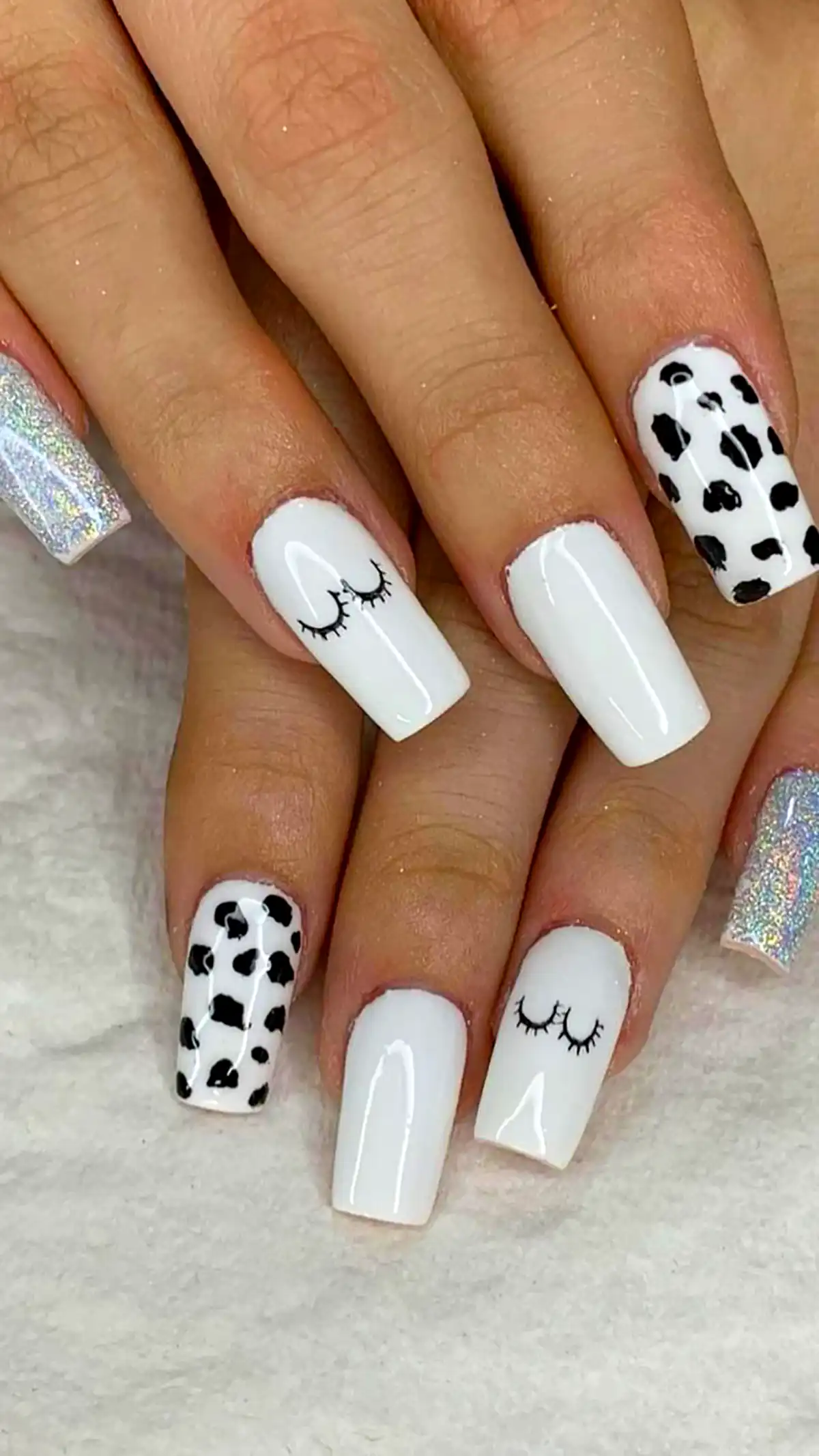 ایده طراحی ناخن پلنگی سفید